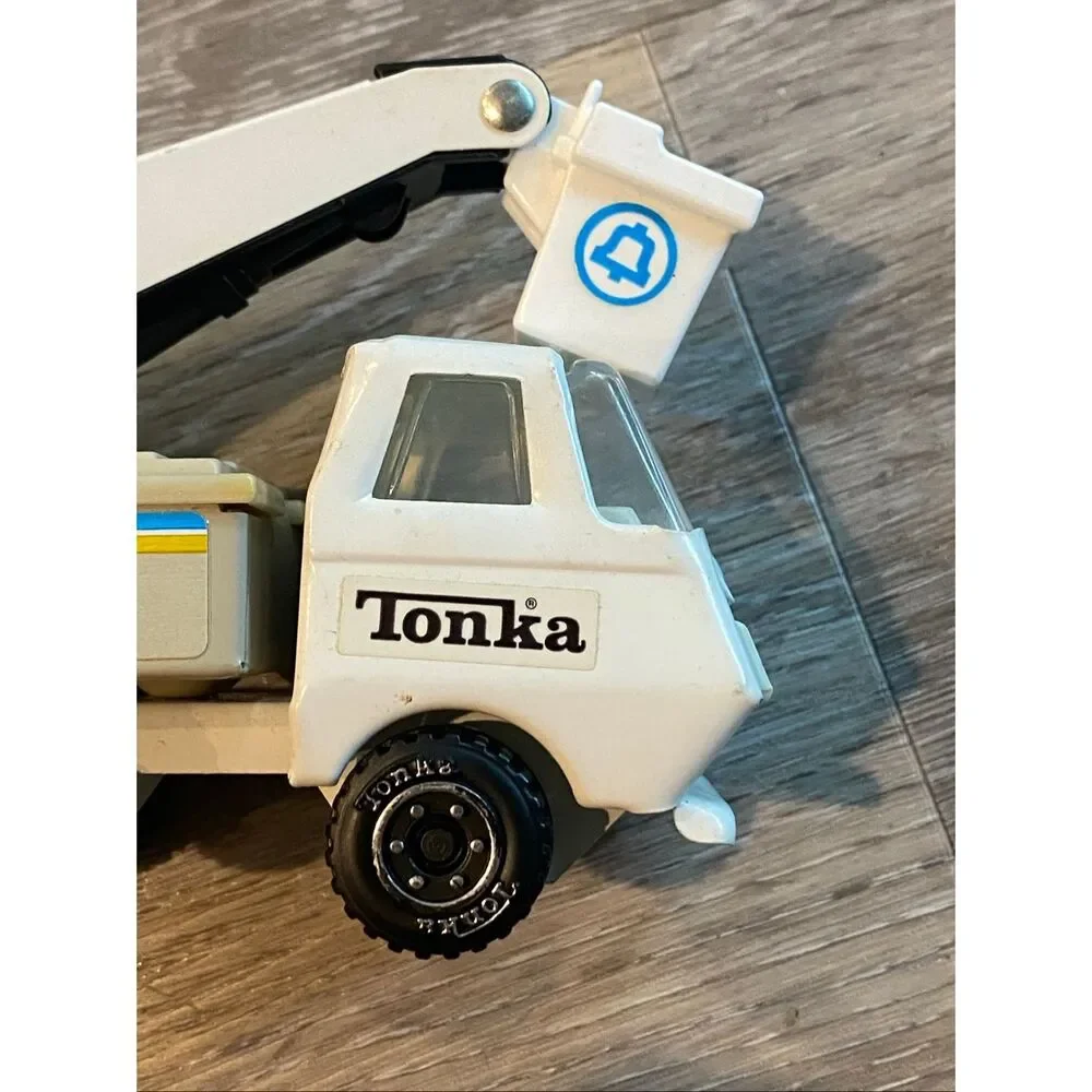 Tonka Bell Systems Bucket Truck Metal VINTAGE